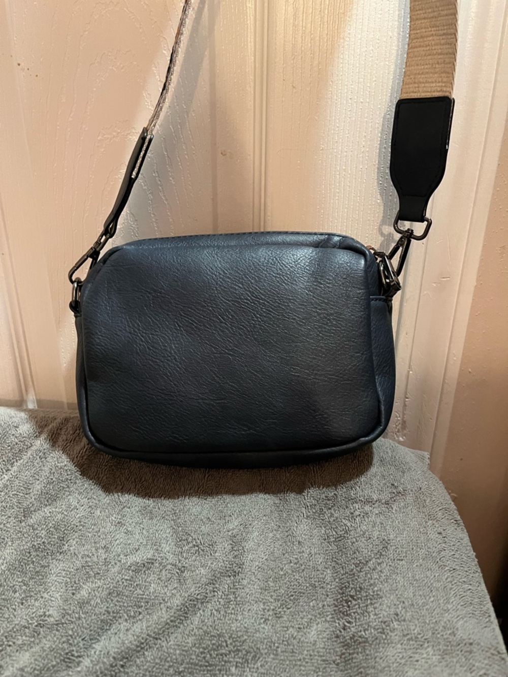 TELENA Navy Blue Crossbody Bag Multi Zip Compartments Adjustable Strap - Picture 12 of 14